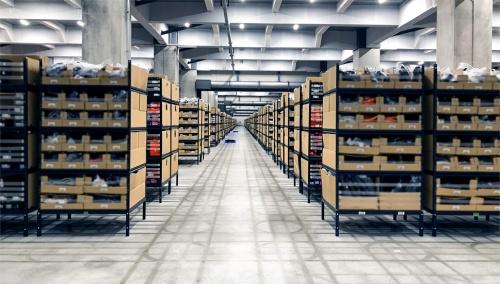 极智嘉赋能日本运动用品零售巨头Alpen 四年三次复购，拣选效率跃升四倍